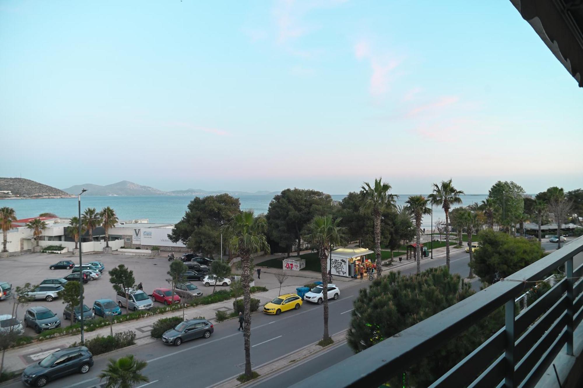 Apartment Varkiza's Amazing Sea View *